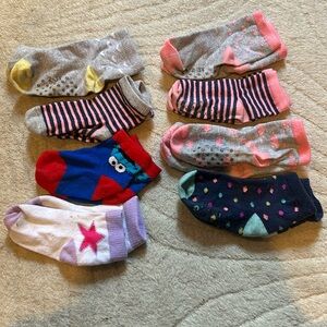 Lot of 12 kids socks. 2t-3T.